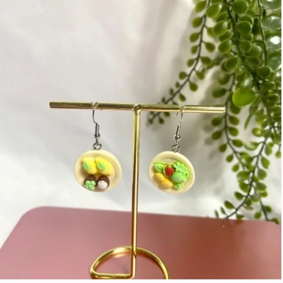 ❤️ FREE Fruit Plate Charcuterie Food Snack Art Pop Artsy Graphic Farm Earrings - Picture 3 of 5